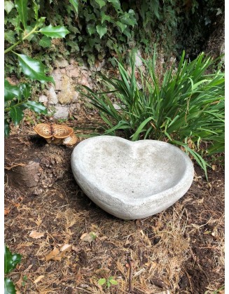 Stunning Stone Heart Garden Bird Bath/Feeder